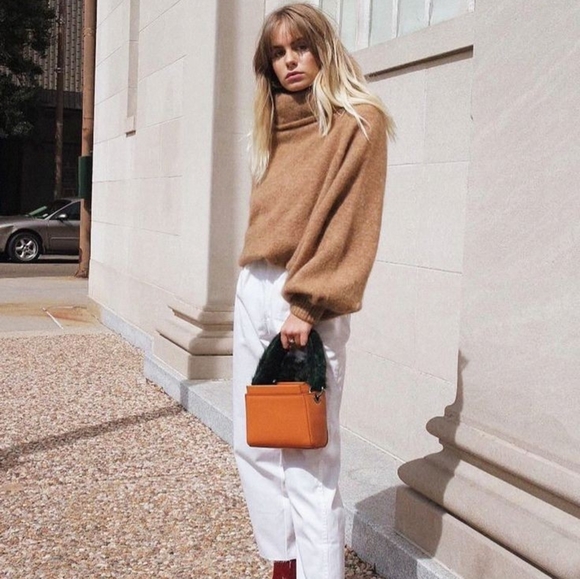 NWOT Aritzia Babaton Adichie Sweater - Picture 2 of 14